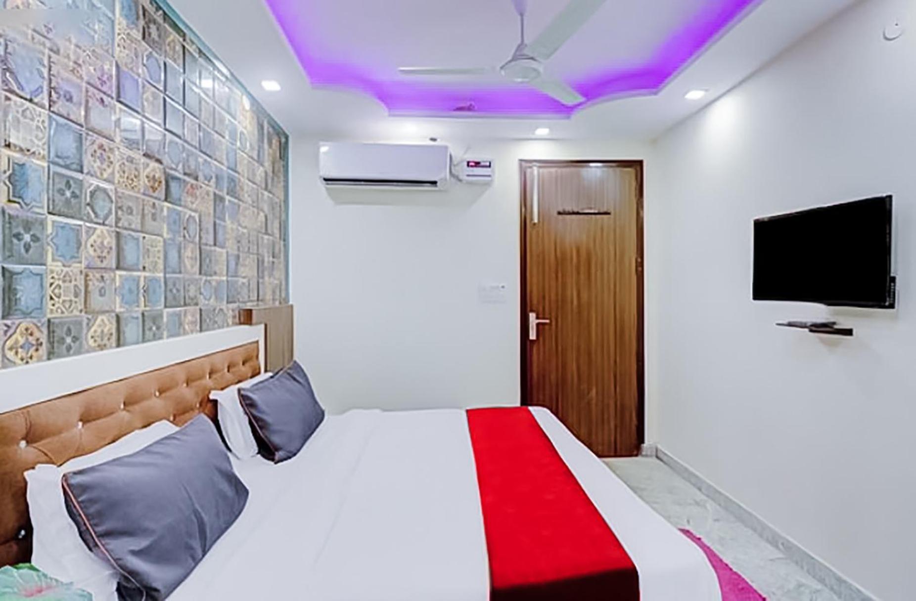 Hotel Green Palace - Jagat Puri Нью-Дели Экстерьер фото